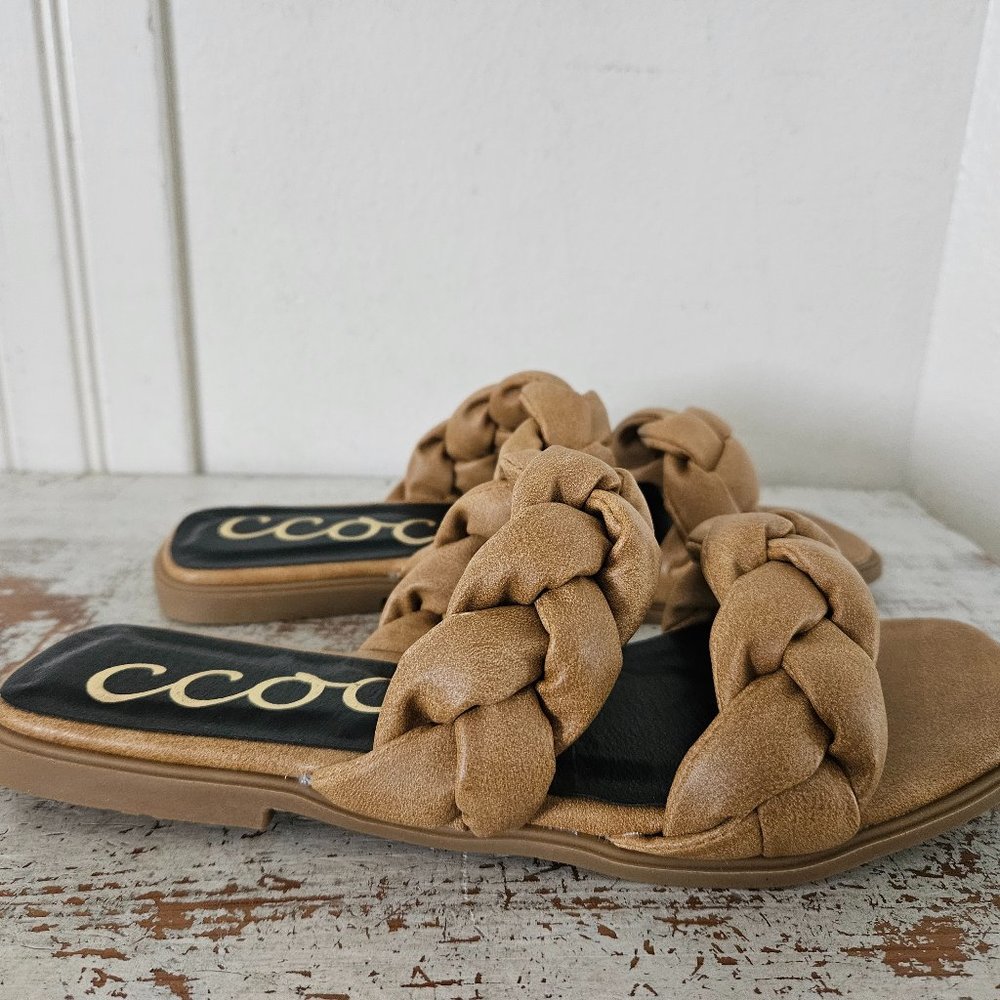 Brand new Marilyn Slides in Camel Sizes 6